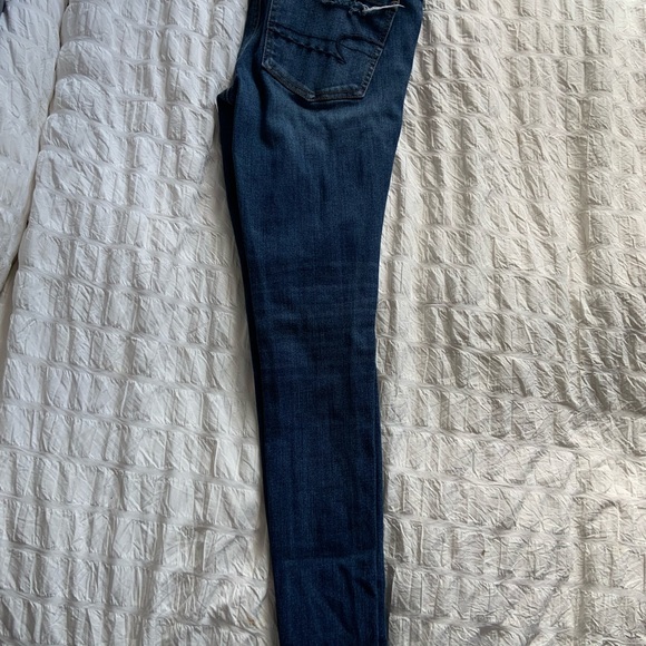 American Eagle women’s jeans - Picture 3 of 3